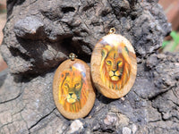 Polished Picture Stone Oval Pendant with Hand Painted Lion - Sold Per Item - From Namibia