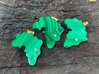 Hand Made Flower Malachite Africa Pendants - sold per item - From Congo