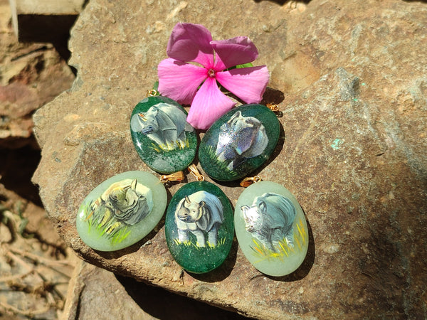 Polished Aventurine Pendant with Hand Painted Rhino - Sold Per Item - From Zimbabwe