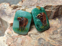 Polished Aventurine Pendant with Hand Painted Buffalo - Sold Per Item - From Zimbabwe