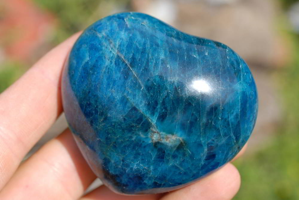 Apatite: Mineral information, data and localities.