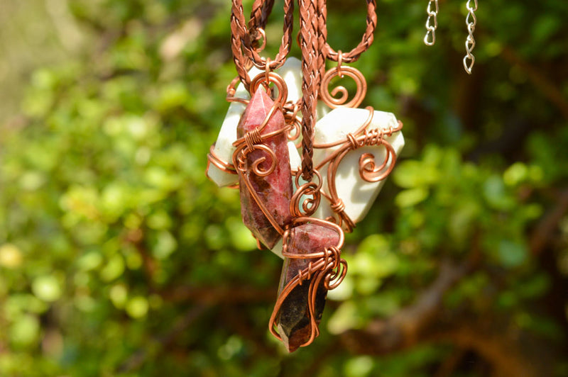 wire wrapped mushroom & snail pendants  Wire wrap jewelry designs, Wire  wrapped stone jewelry, Wire wrapped jewelry